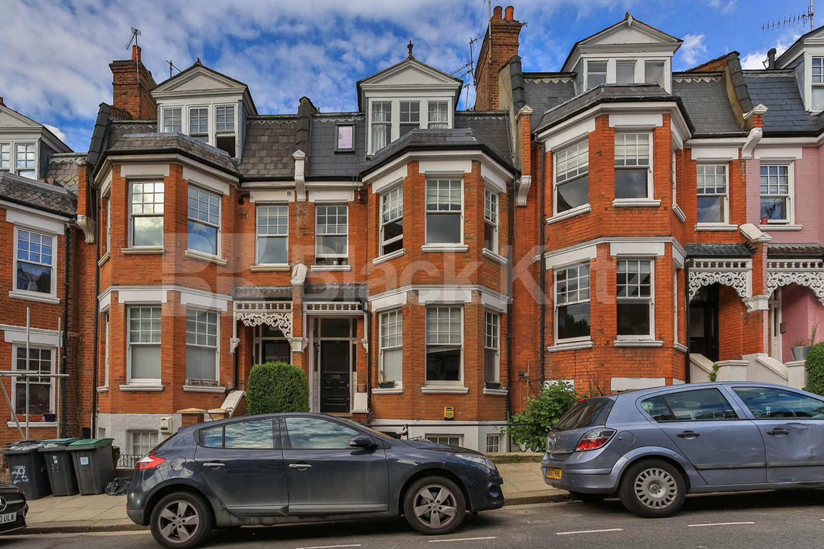 Bright and modern 2 bedroom property located on a beautiful street in Highgate Milton Road, Highgate